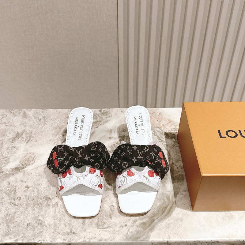 l0vis Vvtt0n slippers